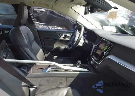 2024 Volvo S60 B5 Core Dark Theme из США, поврежденный, VIN 7JRL12FK9RG313360